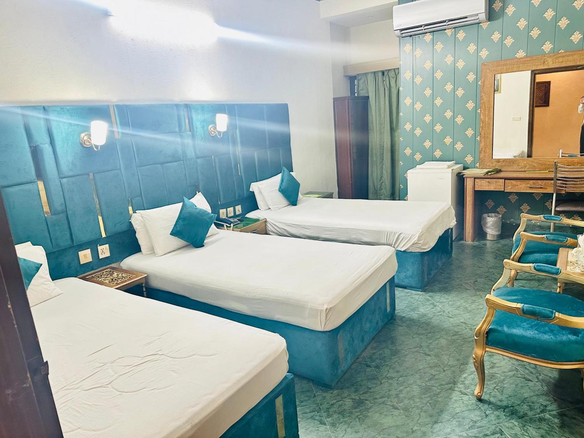 Fiesta Inn Hotel & Resorts Мултан Экстерьер фото