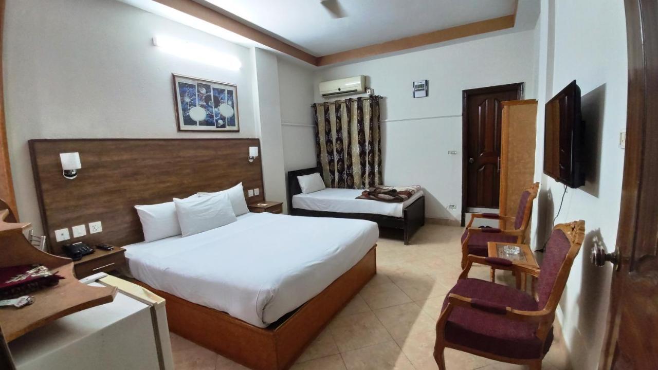 Fiesta Inn Hotel & Resorts Мултан Экстерьер фото